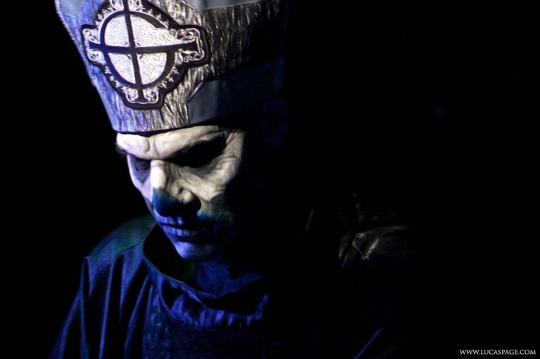 Papa Emeritus II, el año pasado en Buenos Aires. Foto: Lucas Page (http://www.lucas-page.com).